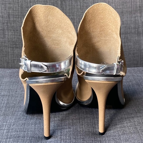 Balenciaga Glove Sandals in Dune and Silver - Picture 3 of 8